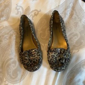 Women's leopard Anne Klein flats